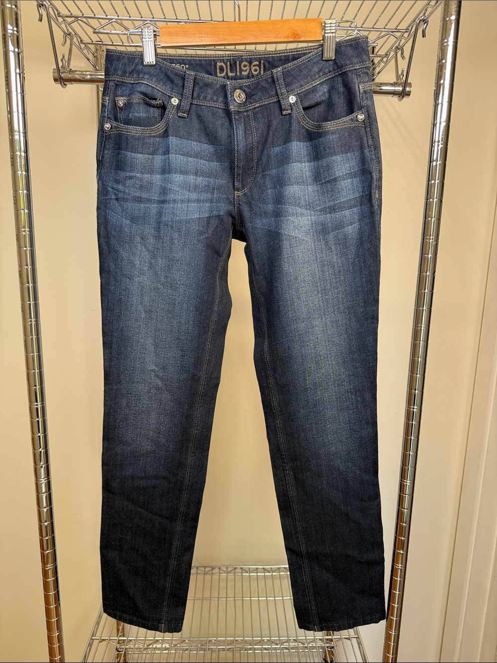 NWOT DL1961 Angel‎ Straight-Leg Jeans in Dark Blue Wash - Size 29
